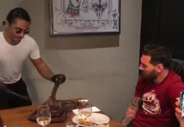 الشيف نصرت مع ميسي